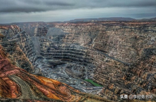 乌美矿产协议签订 美国得到哪些收益 特朗普空手套白狼成功