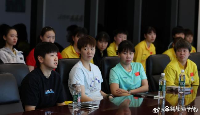 马龙出发成都封训 备战多哈世乒赛
